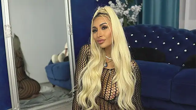 GoldenAmber online show from September 2025 07:02:02 PM