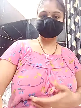 Snapshot of Cute-Aadhvita chatting on February 2026 01:32:01 AM Cute-Aadhvita online show from February 2026 01:32:01 AM