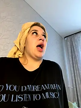 VikiDemi online show from October 2025 01:39:02 PM