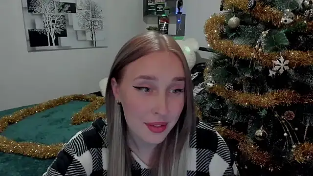 LinaTruly online show from December 2024 07:50:02 PM