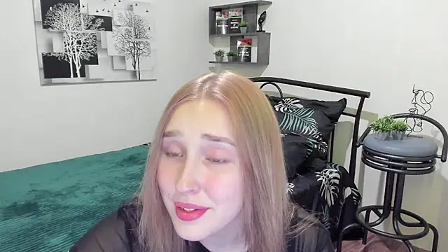 LinaTruly online show from January 2025 09:17:01 PM