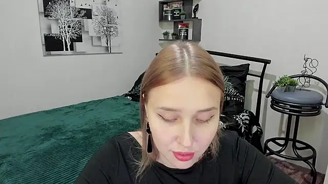 LinaTruly online show from February 2025 12:51:01 AM