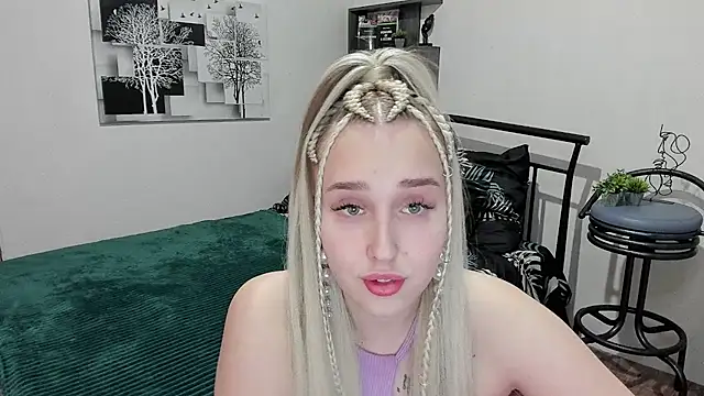 LinaTruly online show from February 2025 08:25:01 PM