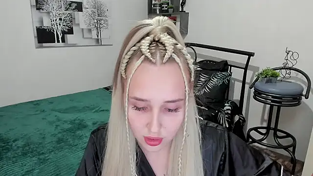 LinaTruly online show from February 2025 08:30:02 PM