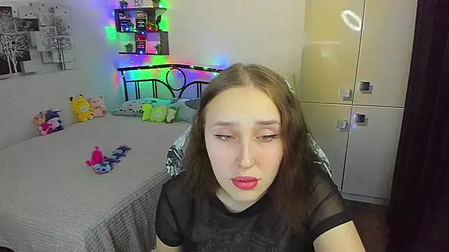 LinaTruly online show from April 2026 09:27:01 PM