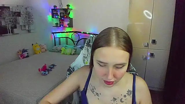 Snapshot of LinaTruly chatting on April 2026 09:31:02 PM LinaTruly online show from April 2026 09:31:02 PM