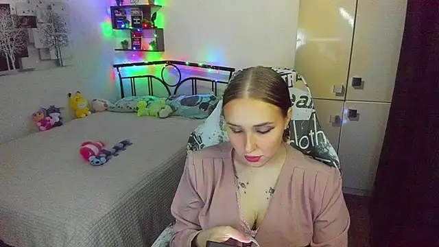 Snapshot of LinaTruly chatting on May 2026 09:33:02 PM LinaTruly online show from May 2026 09:33:02 PM