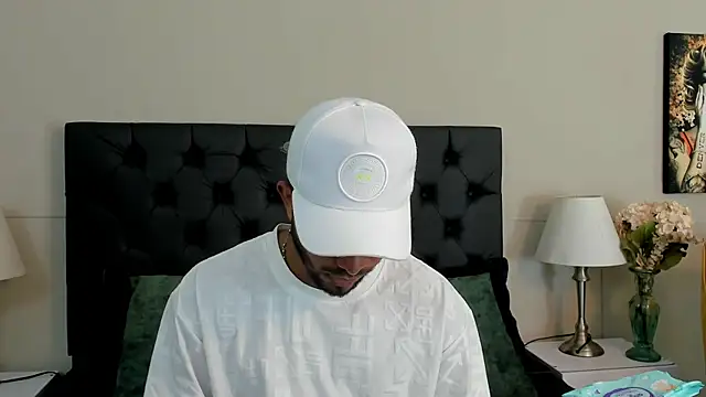 Snapshot of Robin_Rief chatting on September 2025 03:16:02 AM Robin Rief online show from September 2025 03:16:02 AM