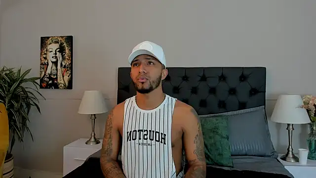 Snapshot of Robin_Rief chatting on October 2025 03:28:01 AM Robin Rief online show from October 2025 03:28:01 AM