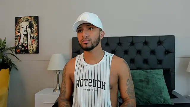 Snapshot of Robin_Rief chatting on October 2025 03:51:02 AM Robin Rief online show from October 2025 03:51:02 AM