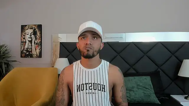 Snapshot of Robin_Rief chatting on November 2025 03:29:02 AM Robin Rief online show from November 2025 03:29:02 AM