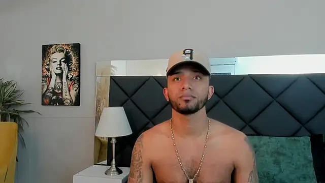 Snapshot of Robin_Rief chatting on November 2025 03:38:02 AM Robin Rief online show from November 2025 03:38:02 AM