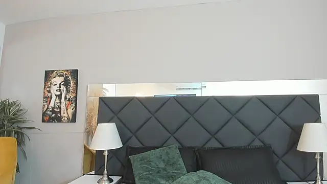 Snapshot of Robin_Rief chatting on November 2025 03:50:02 AM Robin Rief online show from November 2025 03:50:02 AM