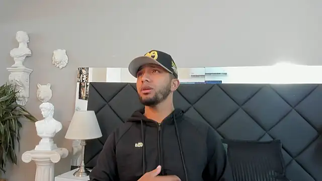 Robin Rief online show from November 2025 03:18:02 AM