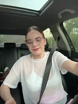 Snapshot of NicoleCut chatting on June 2026 10:37:01 PM NicoleCut online show from June 2026 10:37:01 PM