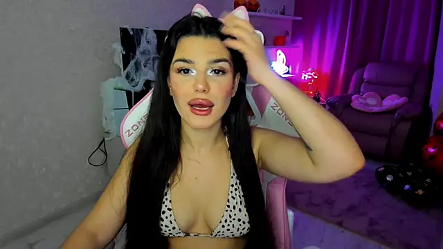 Snapshot of AlluringAriel chatting on November 2025 06:29:01 PM AlluringAriel online show from November 2025 06:29:01 PM