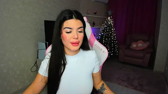 Snapshot of AlluringAriel chatting on December 2025 07:30:02 PM AlluringAriel online show from December 2025 07:30:02 PM