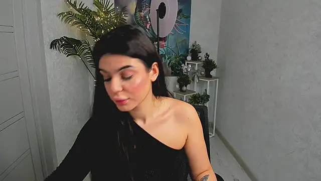 Snapshot of AlluringAriel chatting on December 2025 07:31:01 PM AlluringAriel online show from December 2025 07:31:01 PM