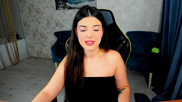 Snapshot of AlluringAriel chatting on April 2026 11:35:02 AM AlluringAriel online show from April 2026 11:35:02 AM