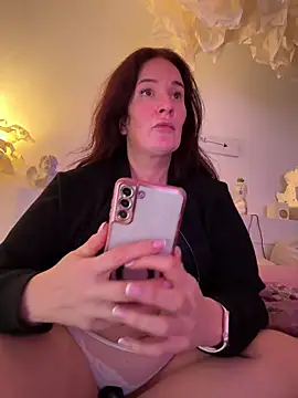 Engel mia online show from April 2026 05:07:01 PM