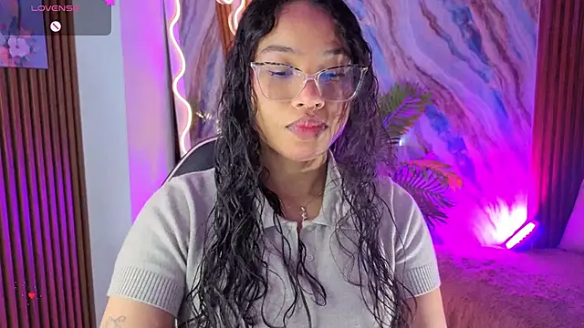 Snapshot of penelope_tay1 chatting on June 2026 03:26:02 AM penelope tay1 online show from June 2026 03:26:02 AM