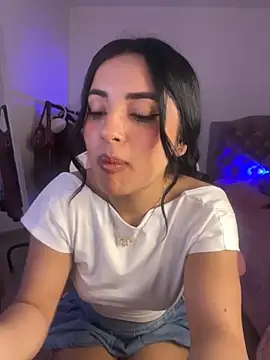 Emily-14 online show from September 2025 01:18:01 AM