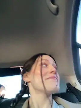 Mia Mia M online show from April 2026 04:12:02 PM