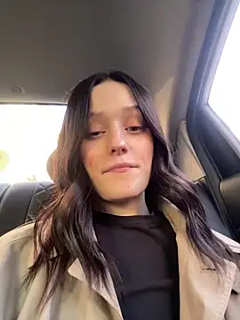 Mia Mia M online show from April 2026 03:04:02 PM