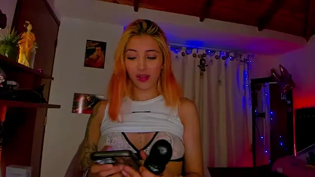 cuteweed420 online show from January 2025 06:33:01 AM