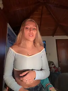 cuteweed420 online show from November 2025 10:22:02 PM