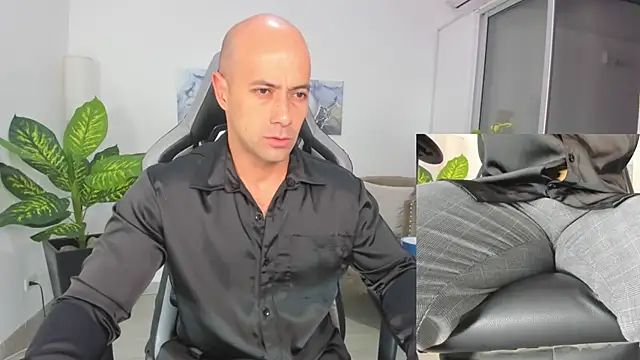 Snapshot of ryan_master_ chatting on January 2025 09:07:01 AM ryan master online show from January 2025 09:07:01 AM