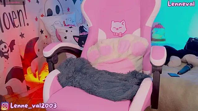 Lenneval1 online show from October 2025 02:11:02 AM