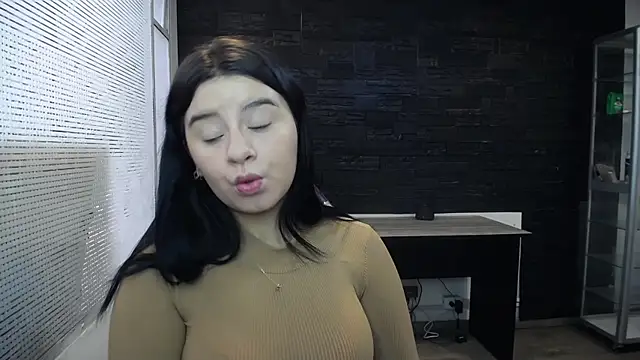 SaraBraun  online show from December 2024 01:06:02 PM