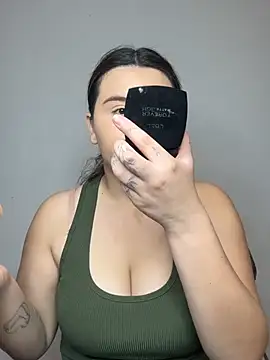 Snapshot of SaraBraun_ chatting on February 2026 06:01:01 PM SaraBraun online show from February 2026 06:01:01 PM