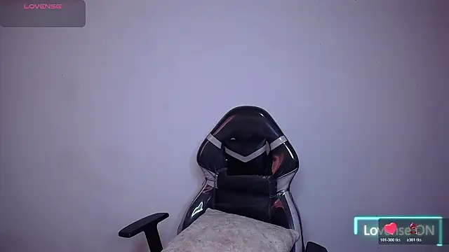 Snapshot of SaraBraun_ chatting on February 2026 05:07:02 PM SaraBraun online show from February 2026 05:07:02 PM