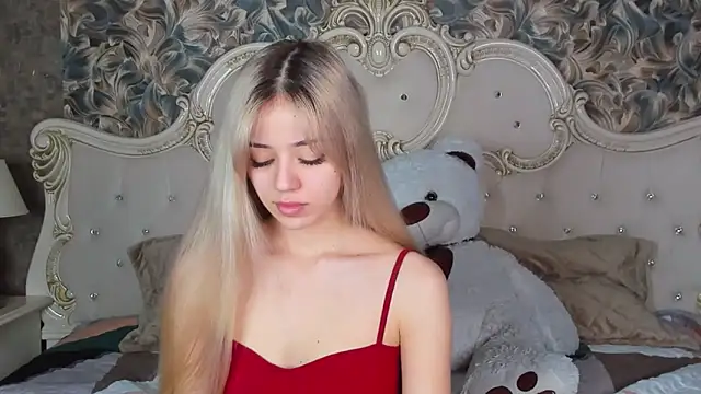 STELLA RICH online show from March 2025 09:00:02 PM