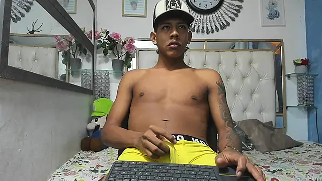 Snapshot of mr_stiven_ chatting on January 2025 04:33:02 AM mr stiven  online show from January 2025 04:33:02 AM