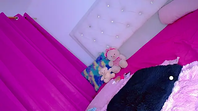 Snapshot of Theylor_Rouse chatting on March 2026 03:21:02 AM Theylor Rouse online show from March 2026 03:21:02 AM