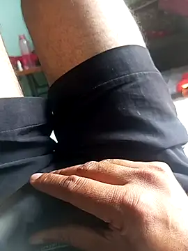 Snapshot of Smarterboytravel chatting on September 2025 04:23:02 AM Smarterboytravel online show from September 2025 04:23:02 AM