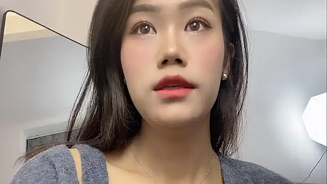 Bella-LL online show from March 2025 07:38:01 PM