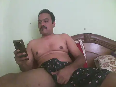 Snapshot of farhaanmacho chatting on May 2026 09:03:01 AM farhaanmacho online show from May 2026 09:03:01 AM