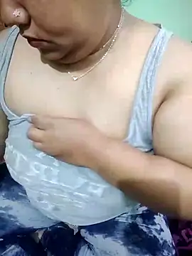 Snapshot of Oeshi chatting on March 2026 07:18:02 PM Oeshi online show from March 2026 07:18:02 PM