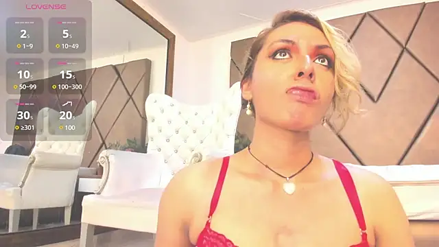 Snapshot of LunitaDiva chatting on March 2025 12:33:02 PM LunitaDiva online show from March 2025 12:33:02 PM