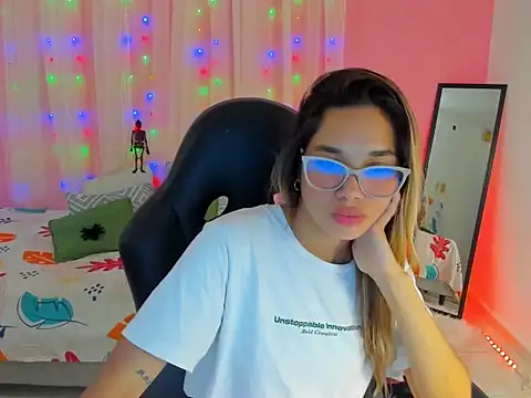 Snapshot of davinacaro chatting on October 2025 03:40:02 AM davinacaro online show from October 2025 03:40:02 AM