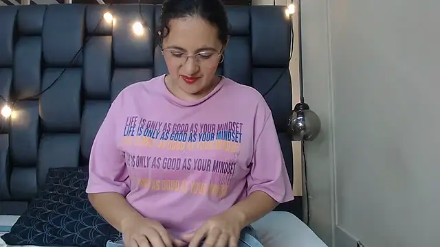 africa holmes online show from March 2025 02:59:01 AM