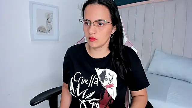 africa holmes online show from September 2025 02:00:01 AM