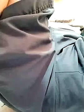 Snapshot of Bombi22 chatting on December 2024 05:40:02 PM Bombi22 online show from December 2024 05:40:02 PM