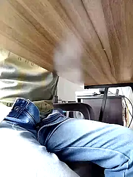 Snapshot of Bombi22 chatting on December 2024 03:42:01 PM Bombi22 online show from December 2024 03:42:01 PM