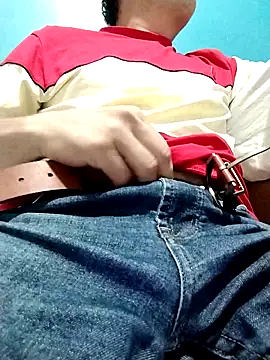 Snapshot of Bombi22 chatting on January 2025 03:38:02 AM Bombi22 online show from January 2025 03:38:02 AM