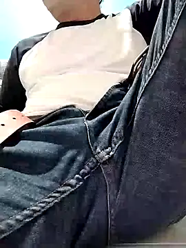 Snapshot of Bombi22 chatting on January 2025 03:46:01 AM Bombi22 online show from January 2025 03:46:01 AM